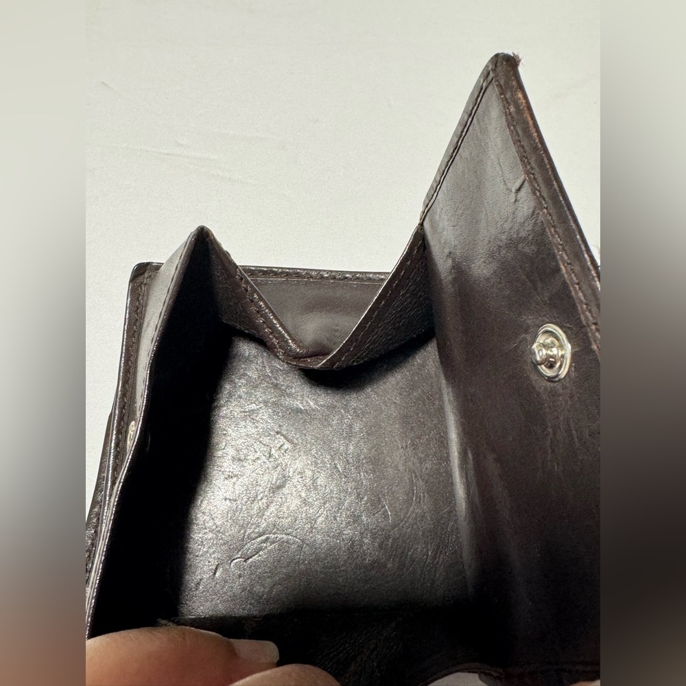Gucci Monogram canvas bifold wallet w D Ring - Picture 5 of 9